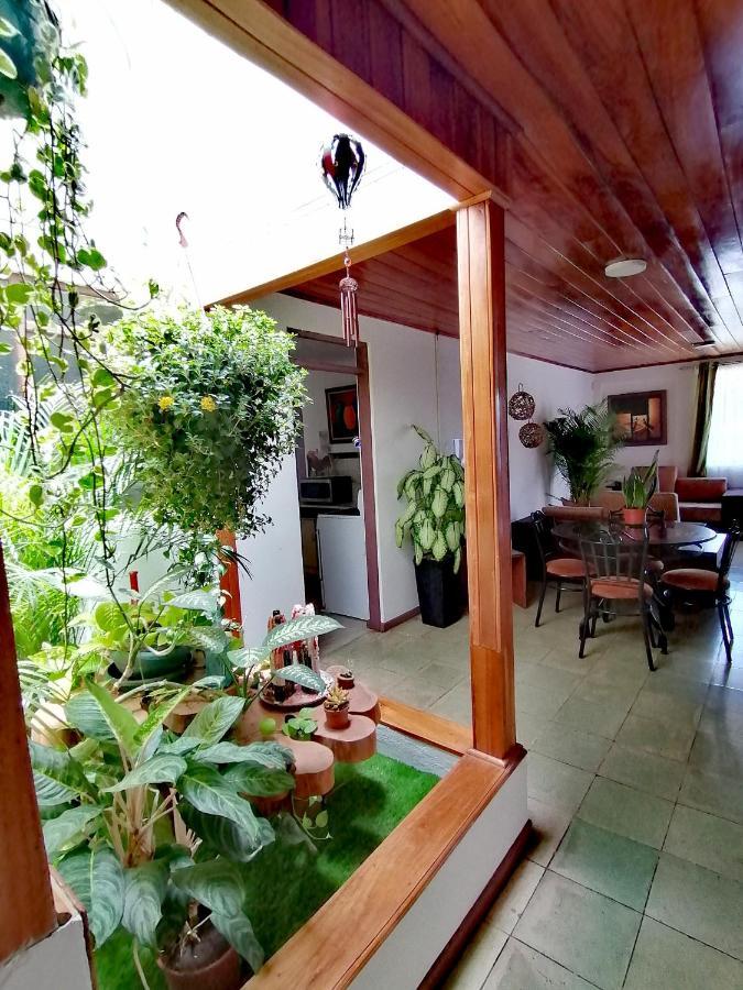 Airport Traveler'S Home. Alajuela Exterior foto